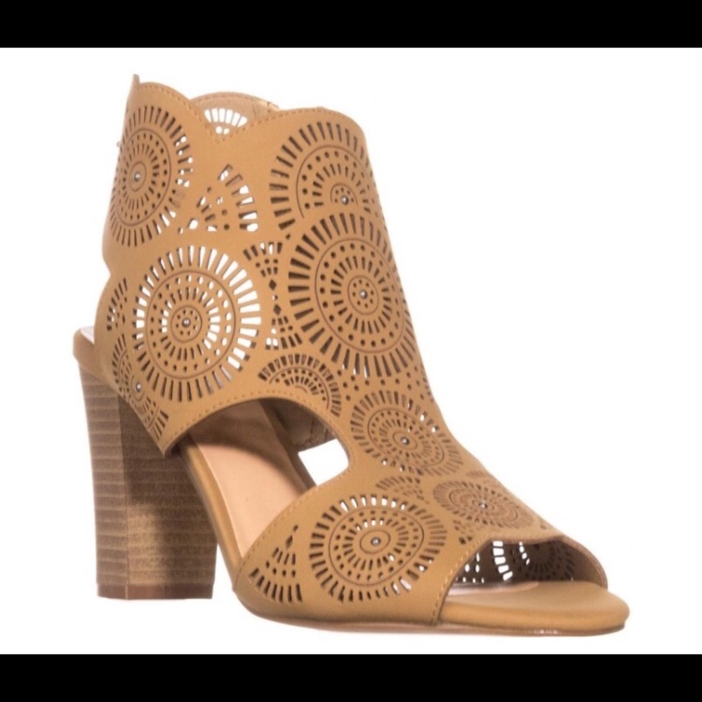 NWB XOXO Brand Heels Size 10